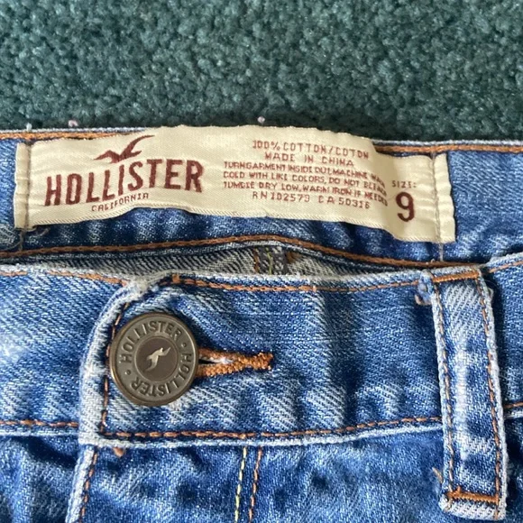 Vintage Hollister size 9 ripped distressed jean skirt 💙 - Picture 4 of 4